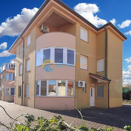 Apartments Bardak Ližnjan Exterior foto