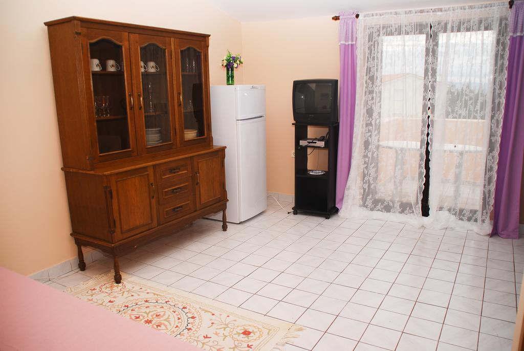 Apartments Bardak Ližnjan Habitación foto