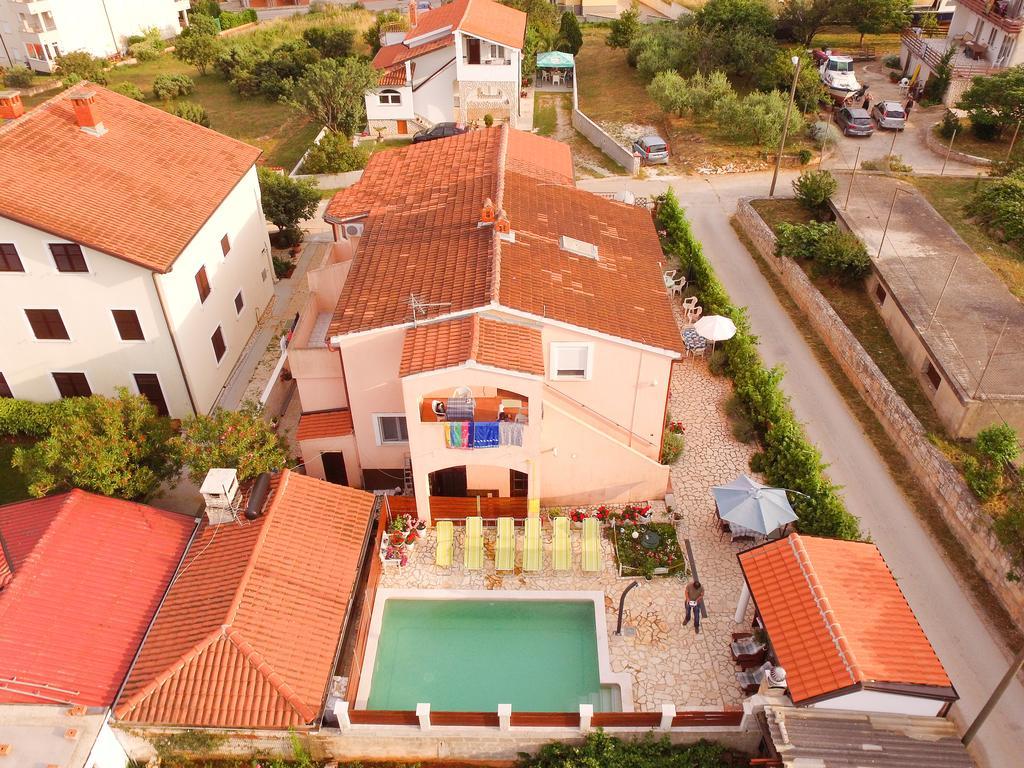 Apartments Bardak Ližnjan Exterior foto